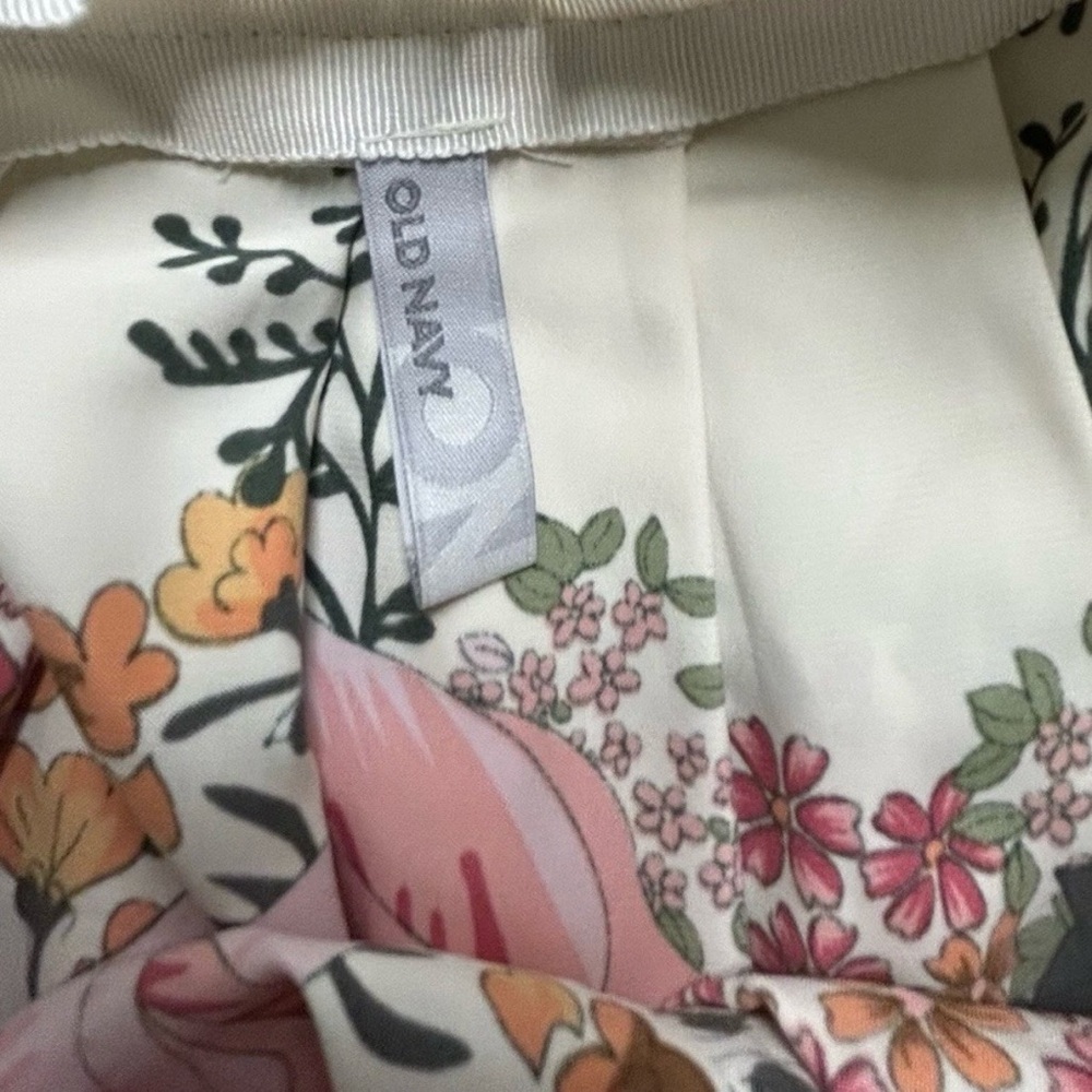 Women’s Old Navy Floral Pleated Skirt Size Medium - Picture 3 of 3